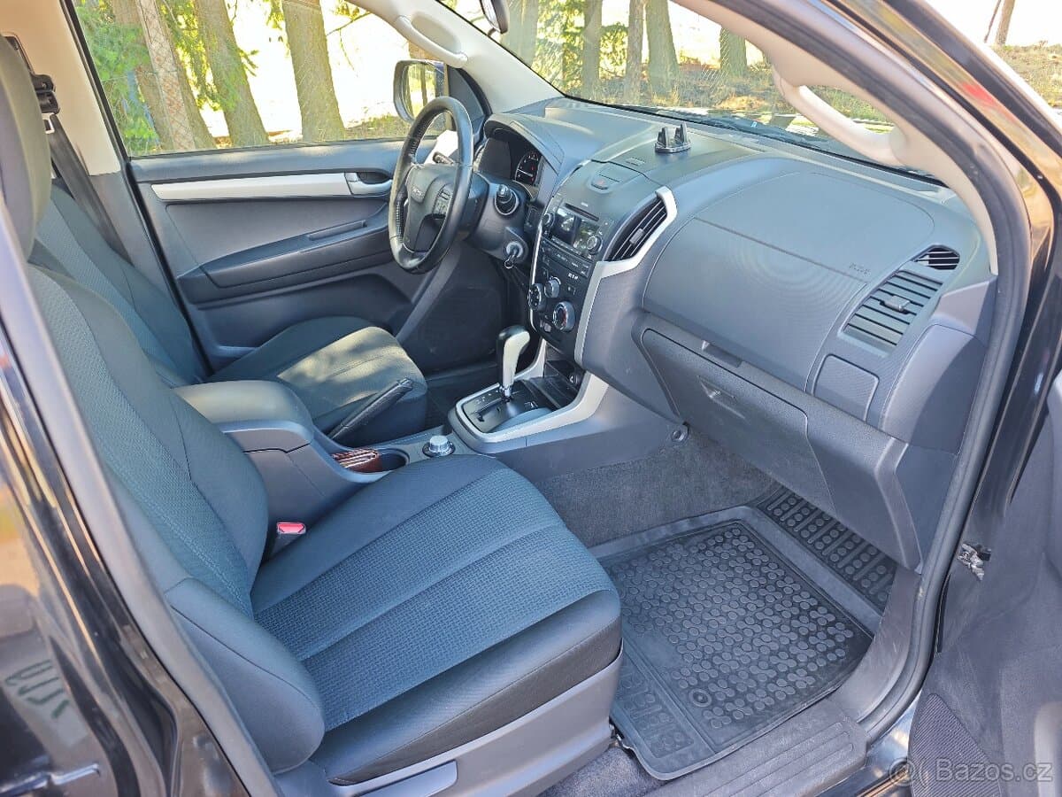2015 Isuzu D-MAX - 13