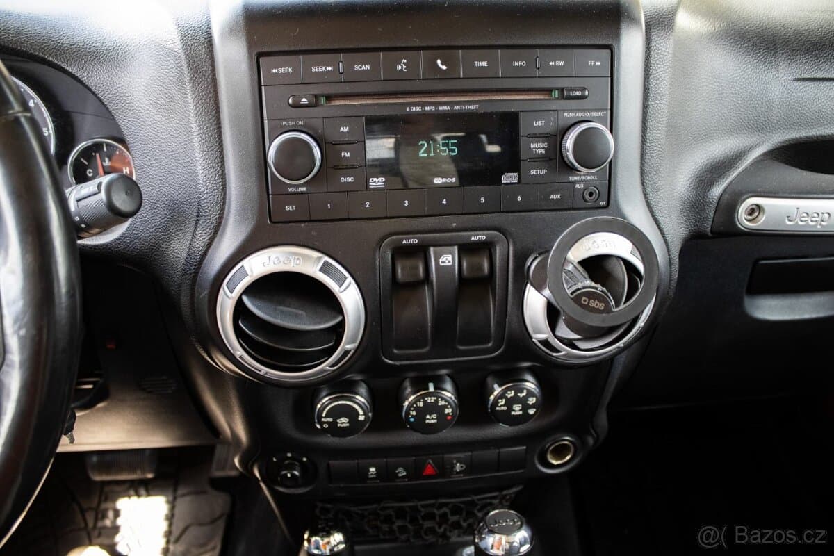 2011 Jeep WRANGLER - 13