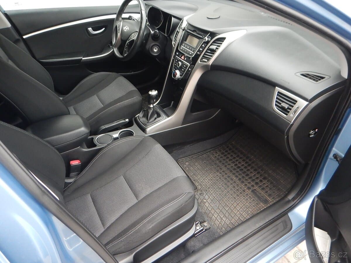 2013 Hyundai i30 - 13
