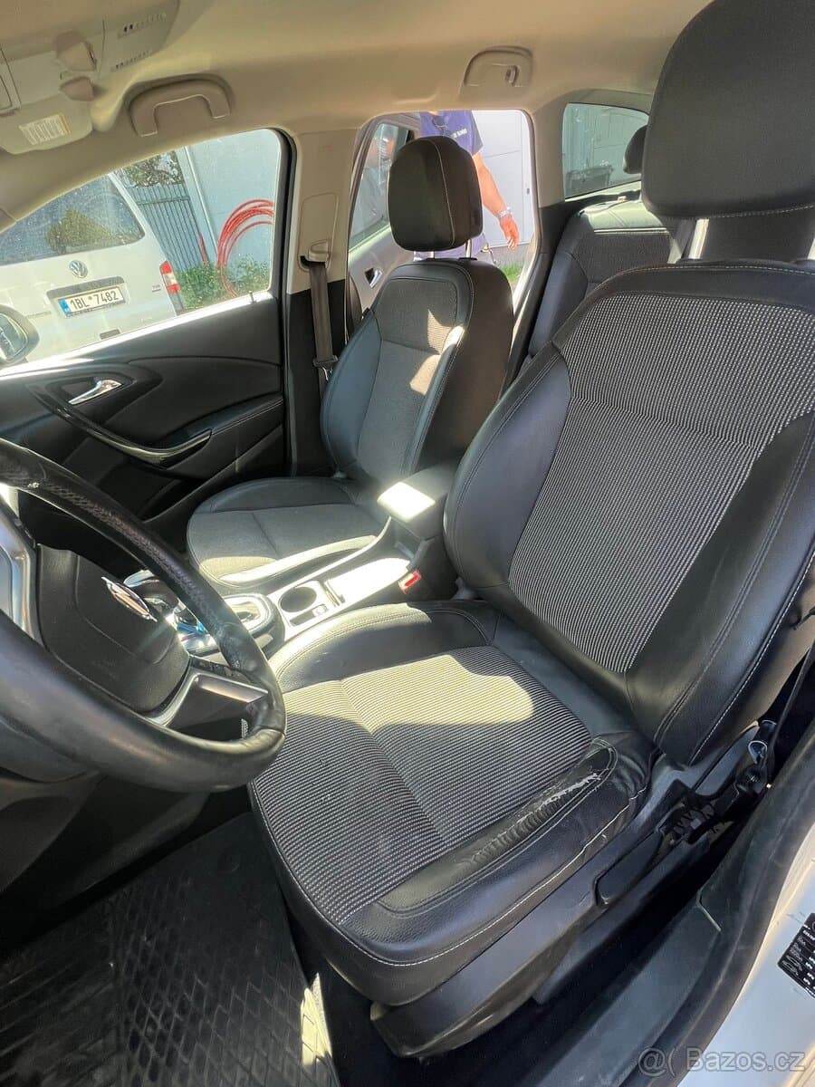 2015 Opel ASTRA - 13