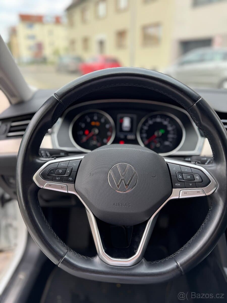 2020 Volkswagen PASSAT - 13