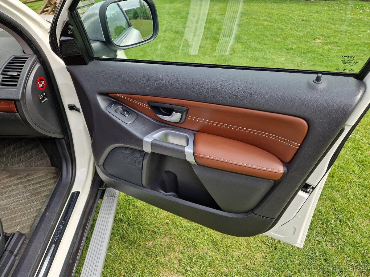 2010 Volvo XC90 - 13