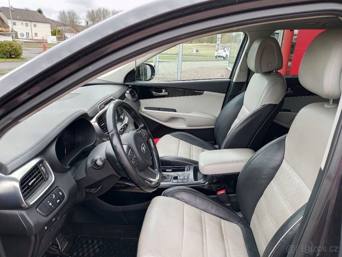 2016 Kia SORENTO - 13