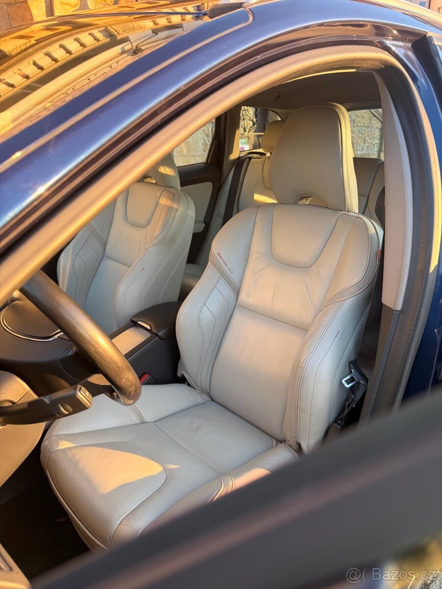 2015 Volvo XC60 - 13