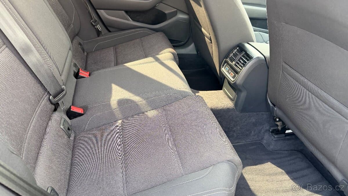 2015 Volkswagen PASSAT - 13