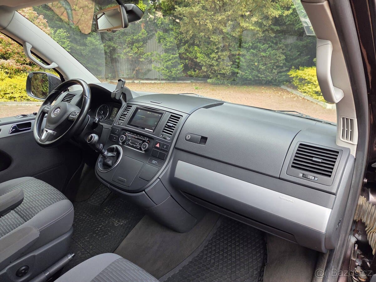 2010 Volkswagen MULTIVAN - 13