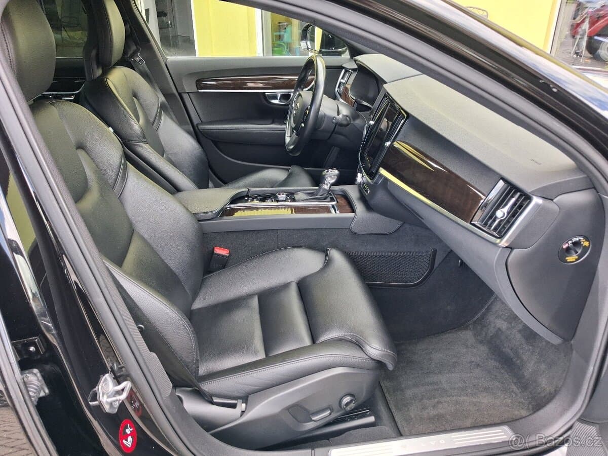 2017 Volvo V90 - 13