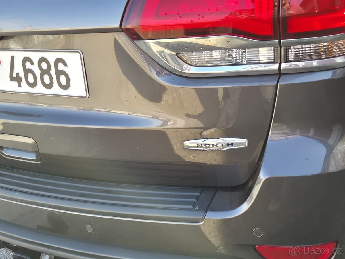 2020 Jeep CHEROKEE - 13