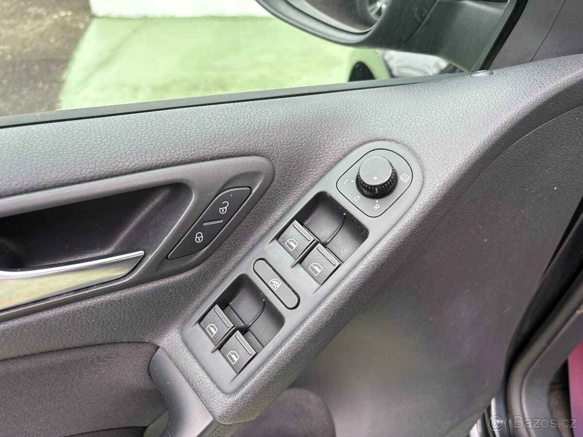 2009 Volkswagen GOLF - 13