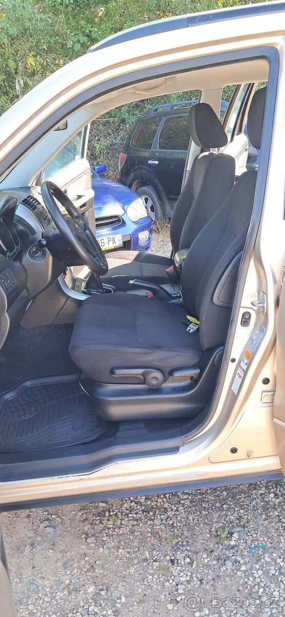 2010 Suzuki GRAND - 13
