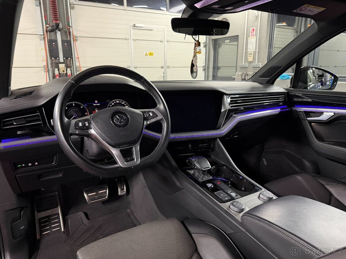 2019 Volkswagen TOUAREG - 13