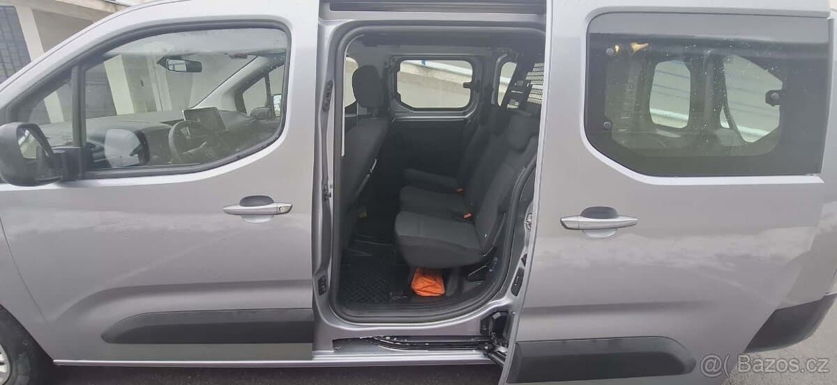 2022 Opel COMBO - 13