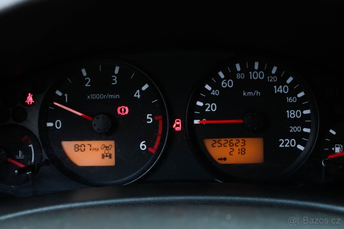 2009 Nissan NAVARA - 13