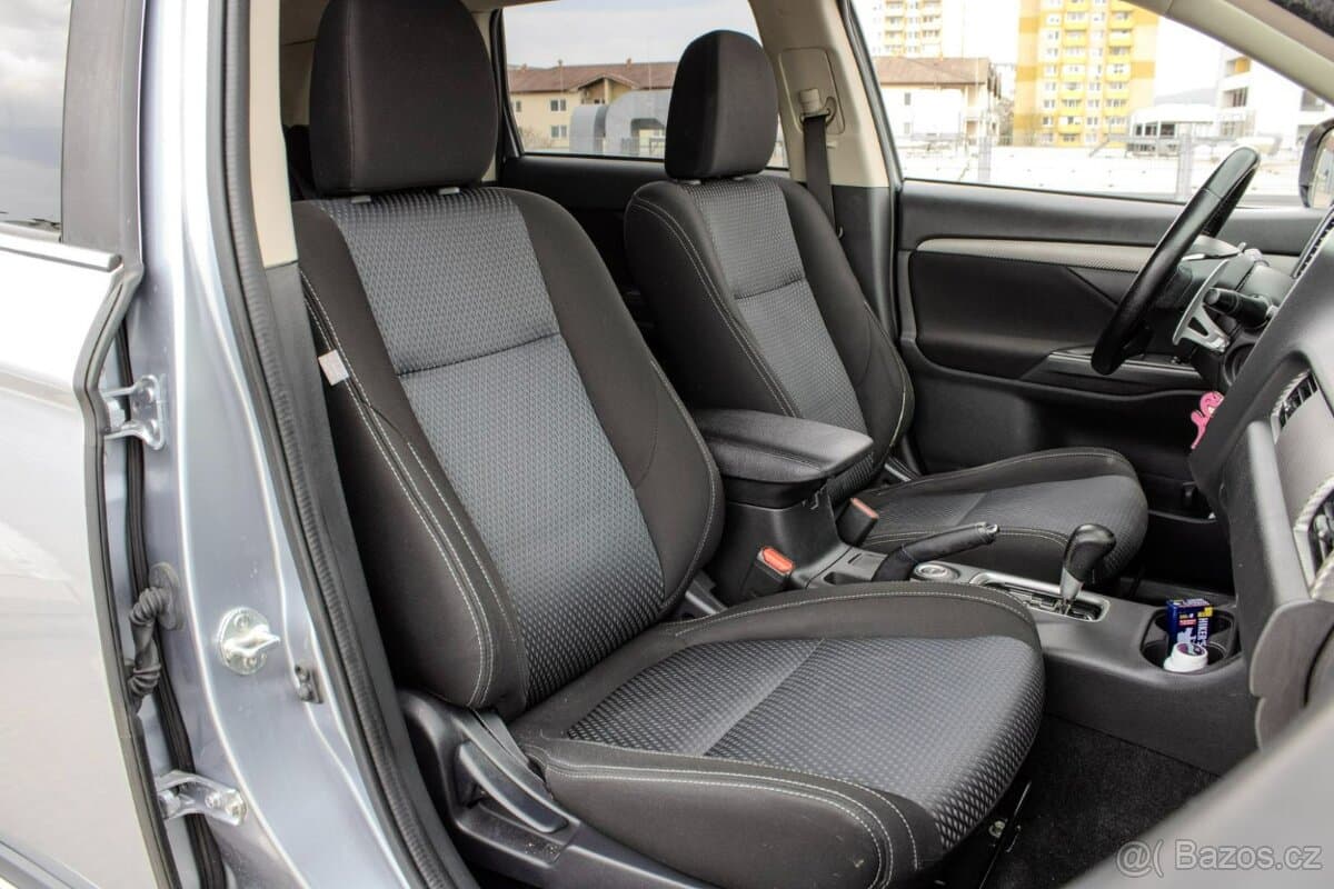 2016 Mitsubishi OUTLANDER - 13