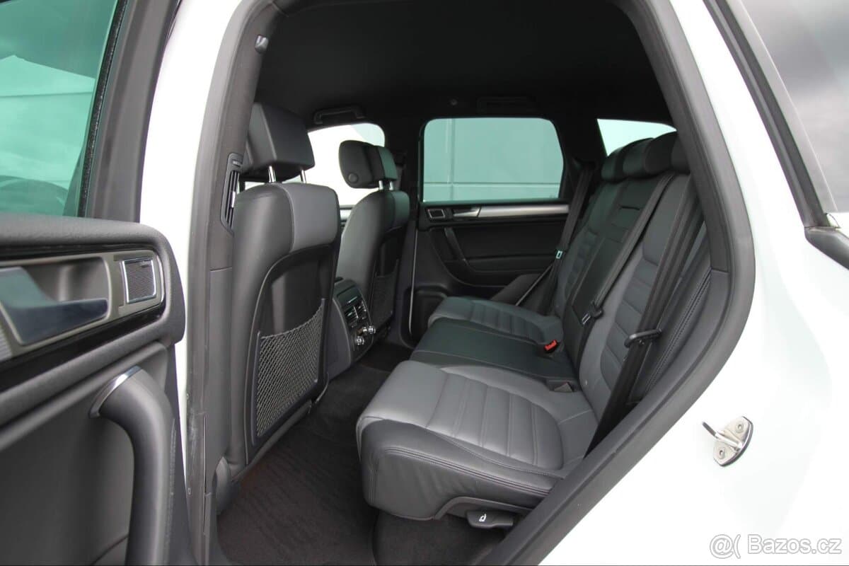 2013 Volkswagen TOUAREG - 13
