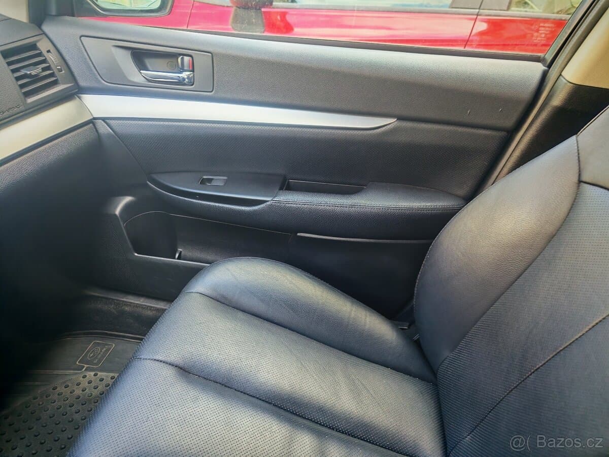 2013 Subaru OUTBACK - 13