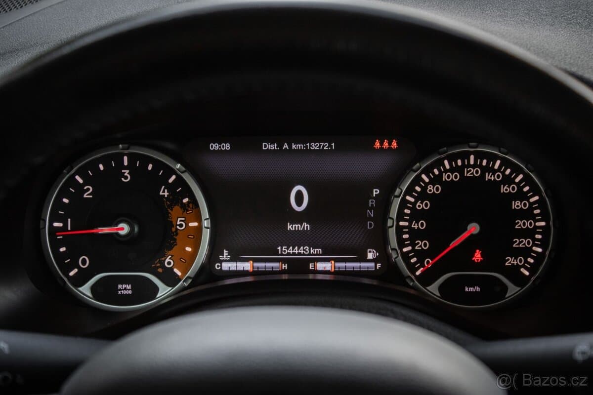 2018 Jeep RENEGADE - 13