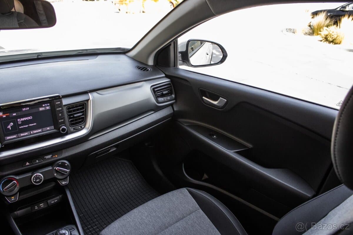 2018 Kia STONIC - 13