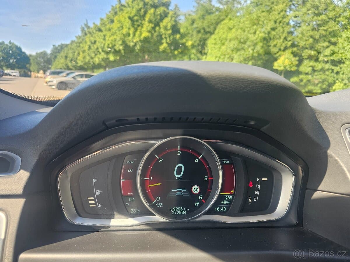 2014 Volvo XC70 - 13