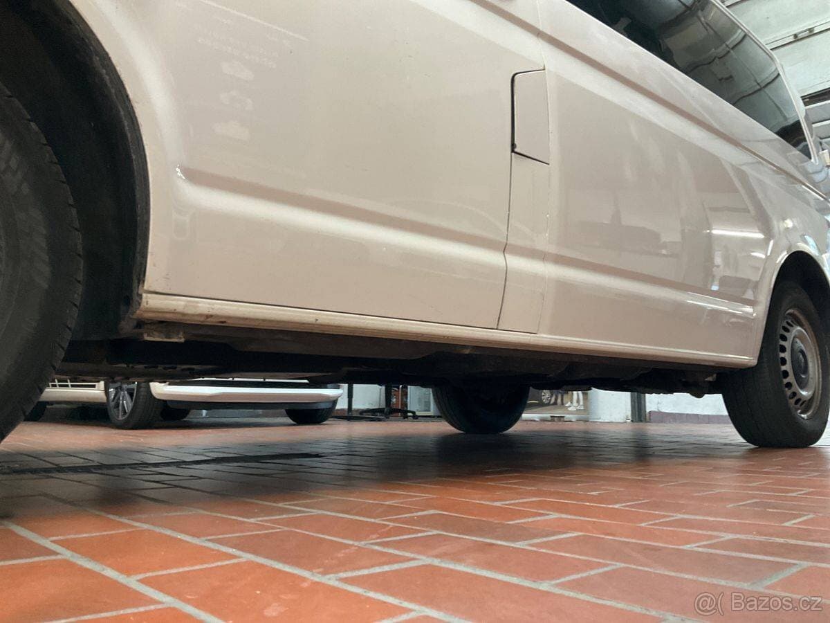 2012 Volkswagen CARAVELLE - 13