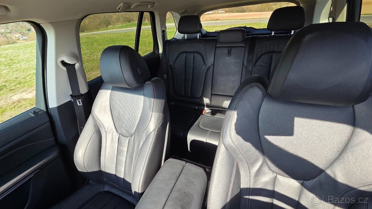 2019 BMW X5 - 13