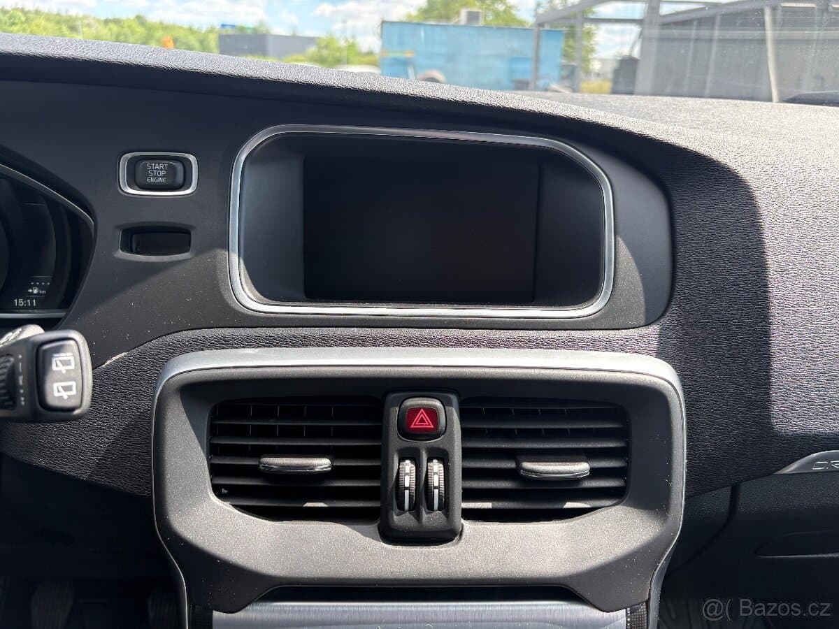 2016 Volvo V40 - 13