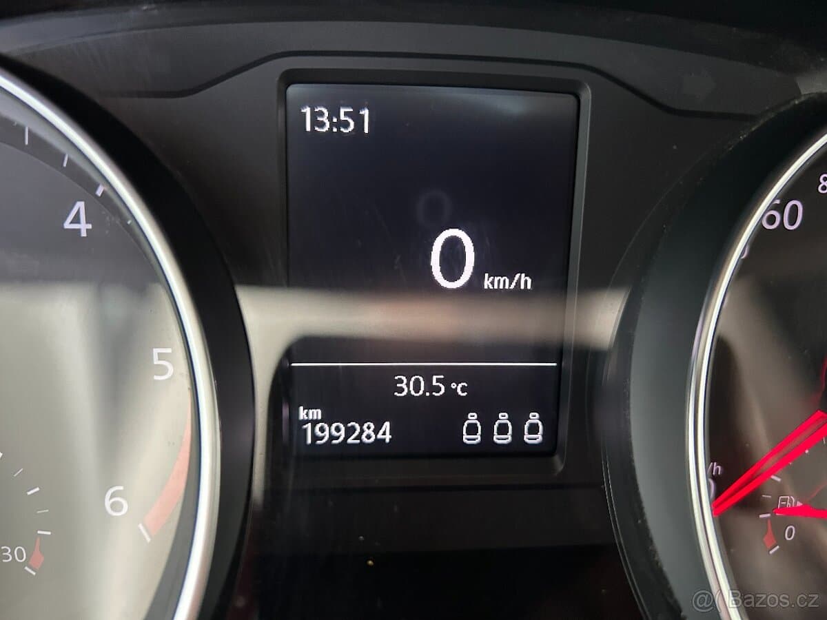 Volkswagen PASSAT - 13