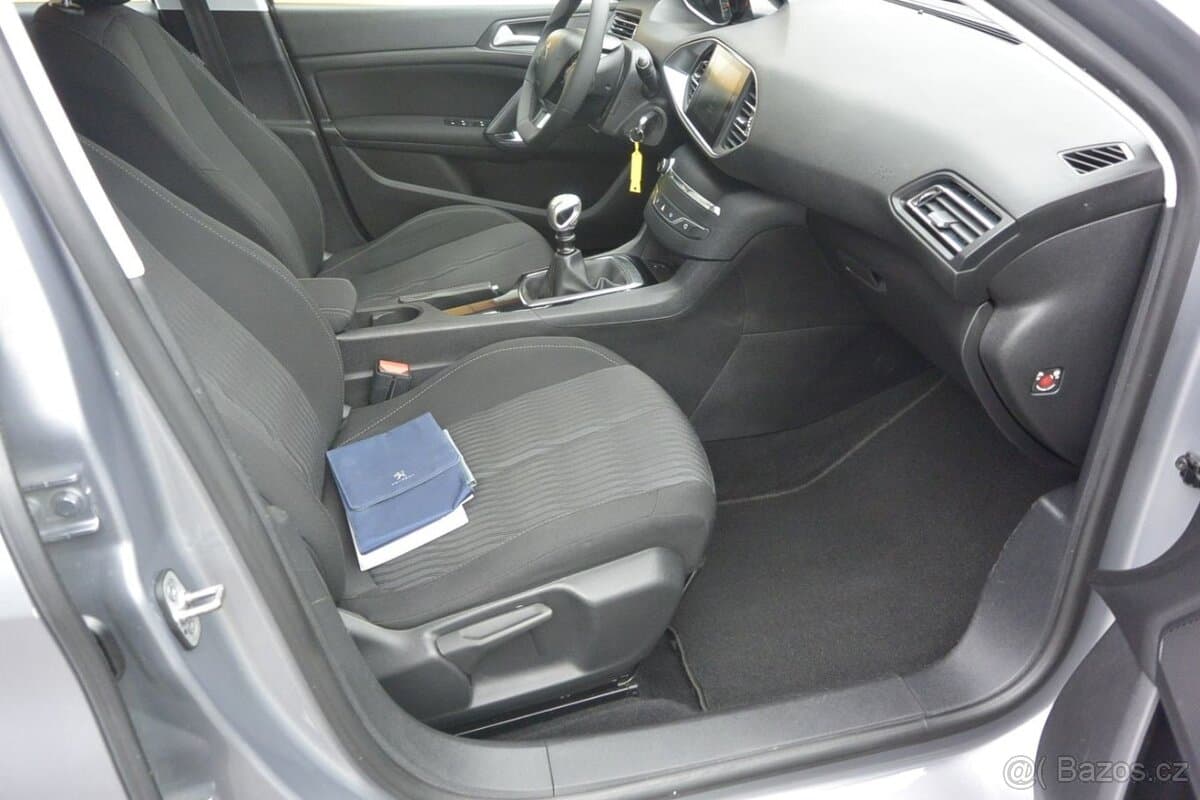 2016 Peugeot 308 - 13