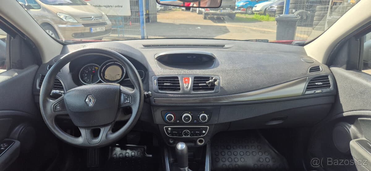 2011 Renault MEGANE - 13