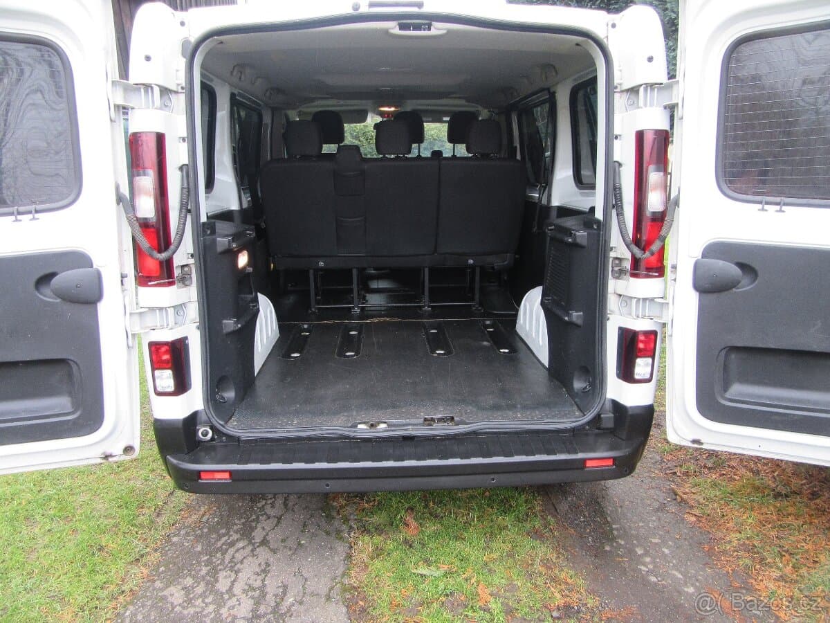 2021 Renault TRAFIC - 13