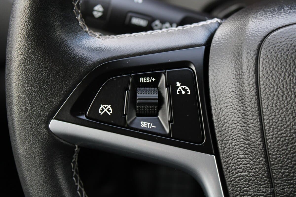2017 Opel MERIVA - 13