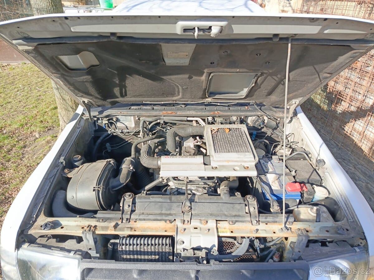 Mitsubishi PAJERO - 14