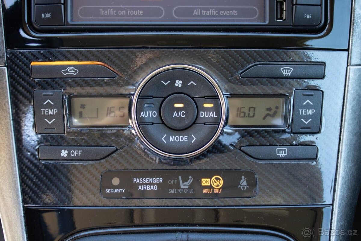 2011 Toyota AURIS - 14
