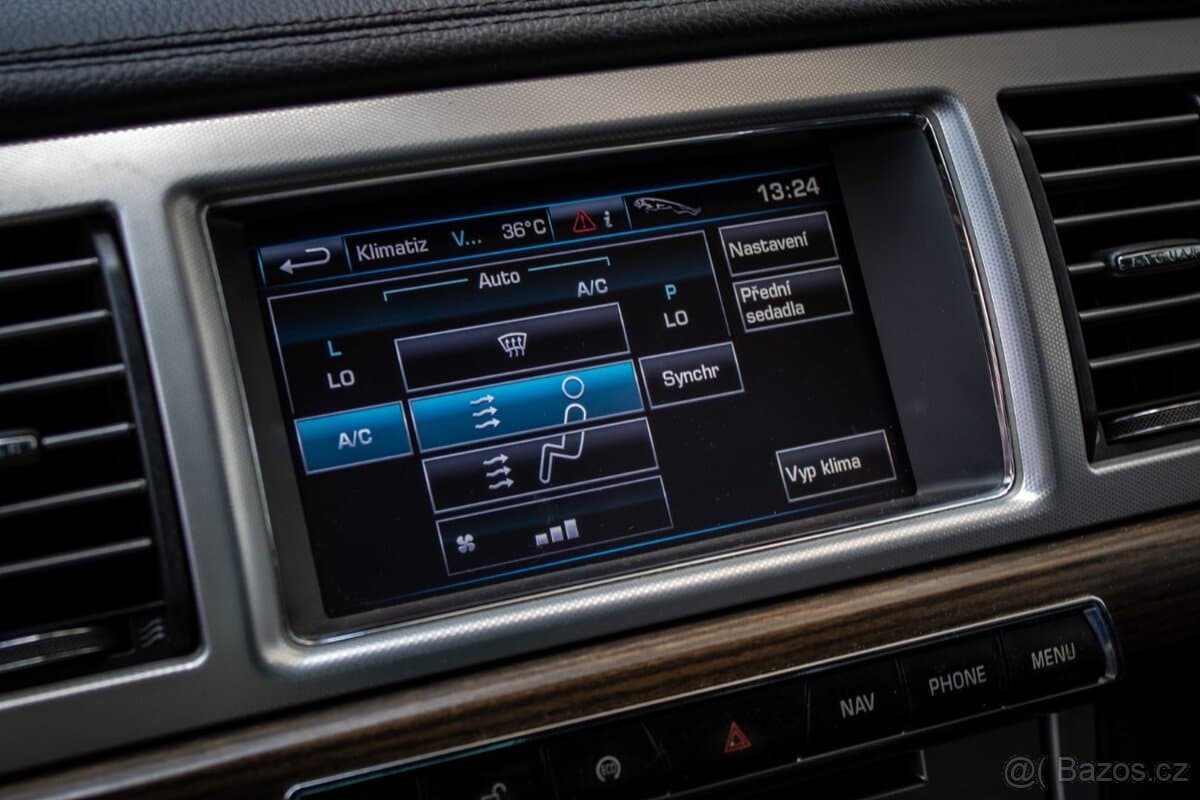 2011 Jaguar XF - 14