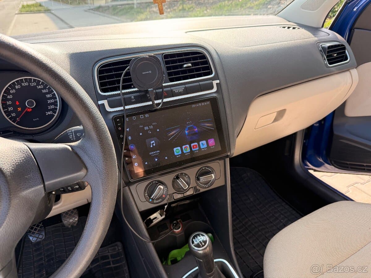 2011 Volkswagen POLO - 14