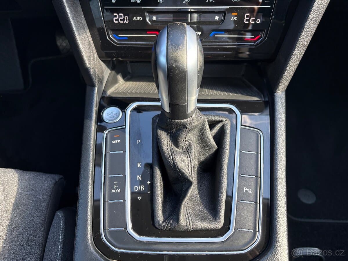 2022 Volkswagen PASSAT - 14