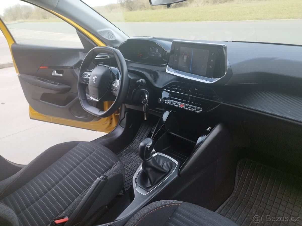 2021 Peugeot 208 - 14