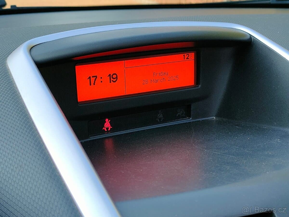 2009 Peugeot 207 - 14