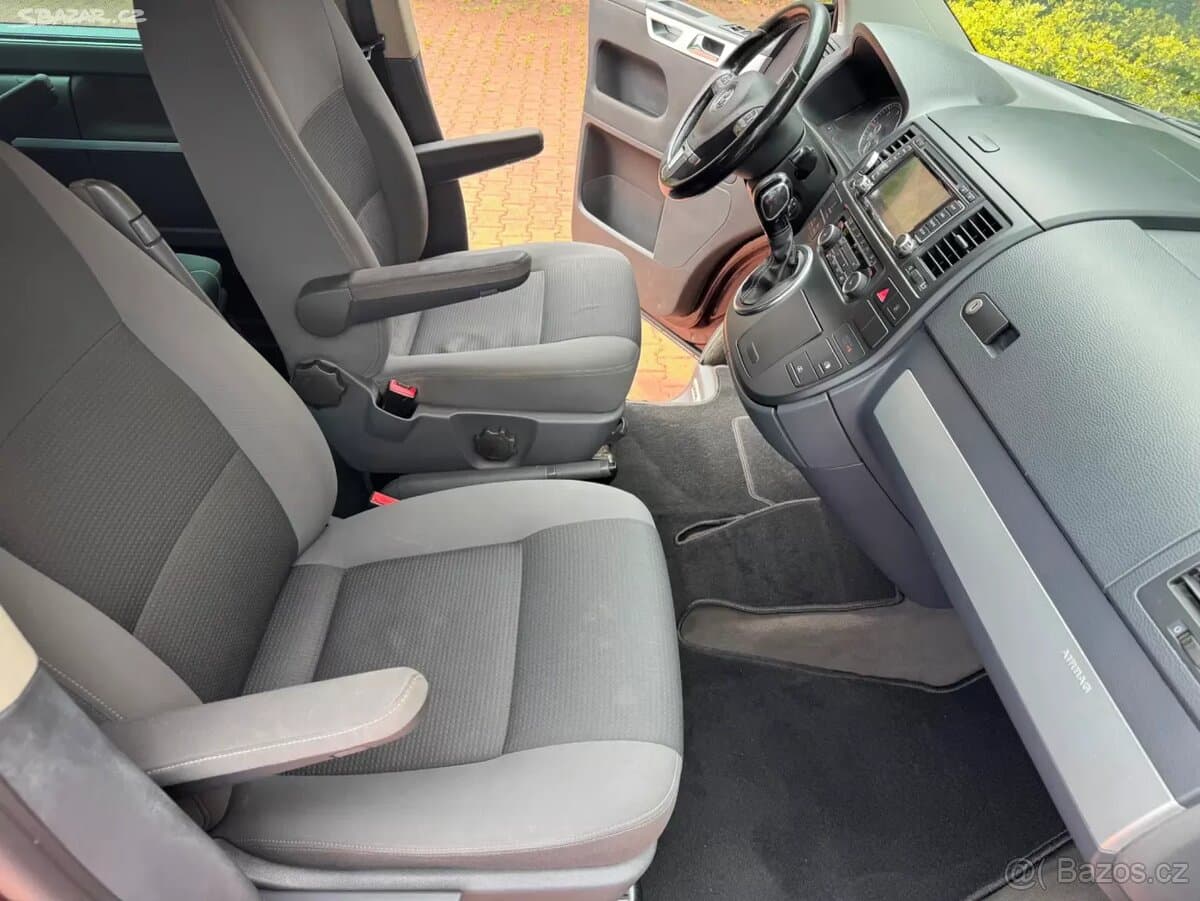 2011 Volkswagen MULTIVAN - 14