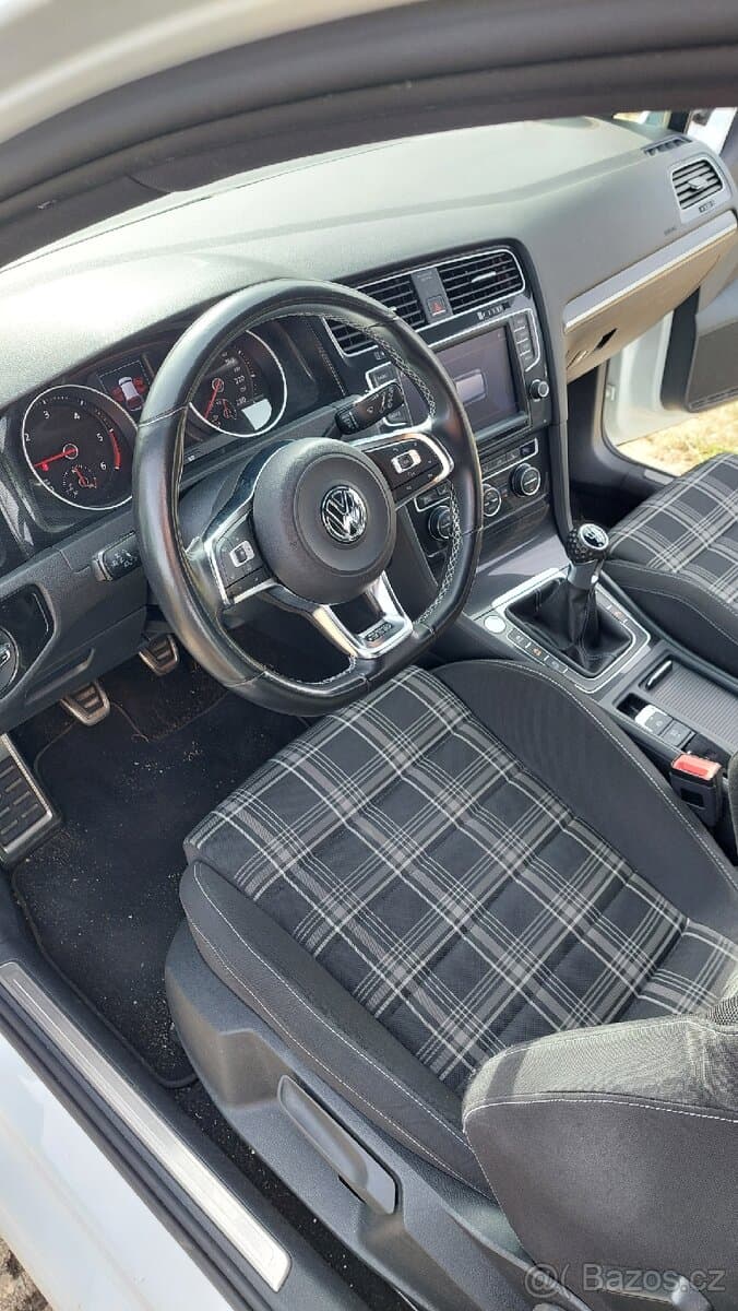 2015 Volkswagen GOLF - 14