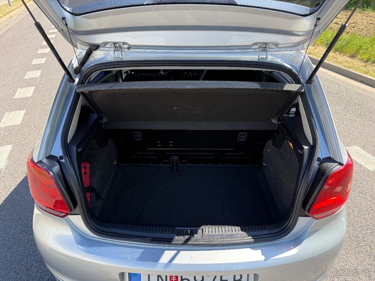 2011 Volkswagen POLO - 14