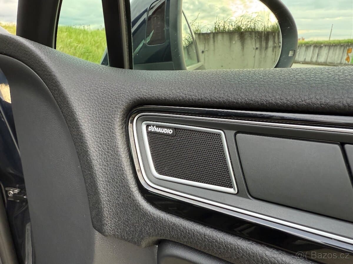 2015 Volkswagen TOUAREG - 14