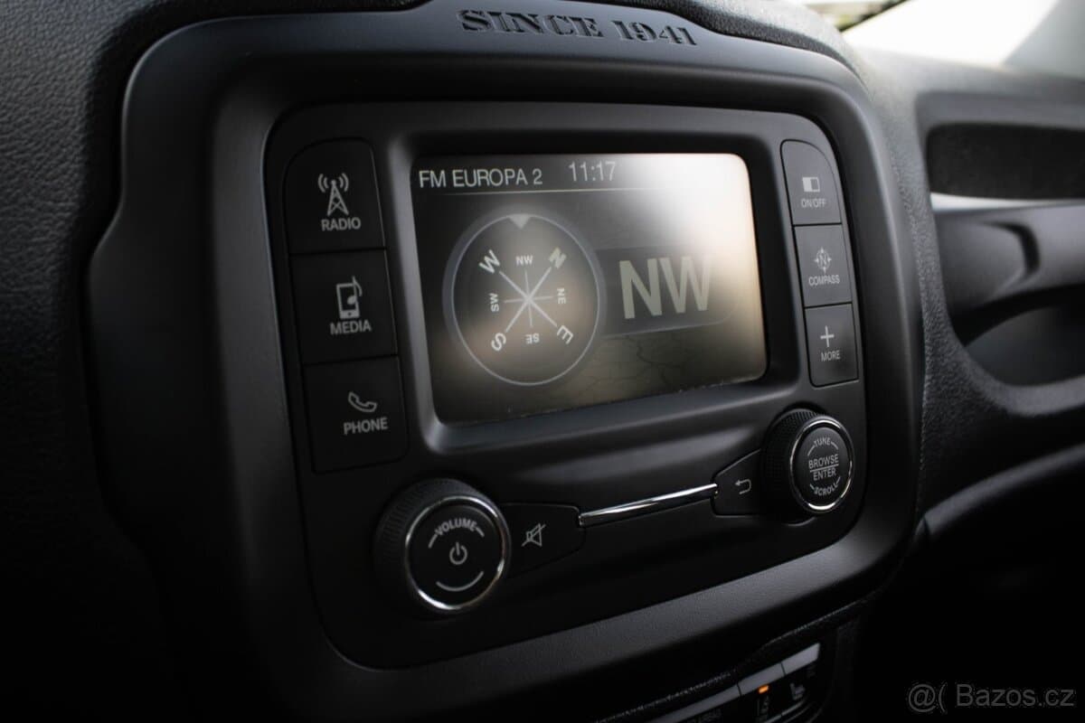 2016 Jeep RENEGADE - 14