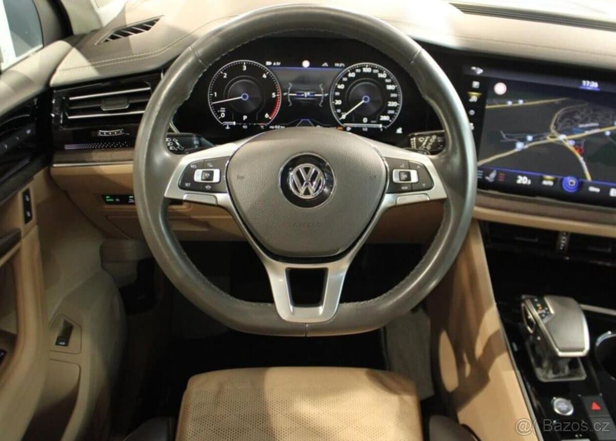 2019 Volkswagen TOUAREG - 14