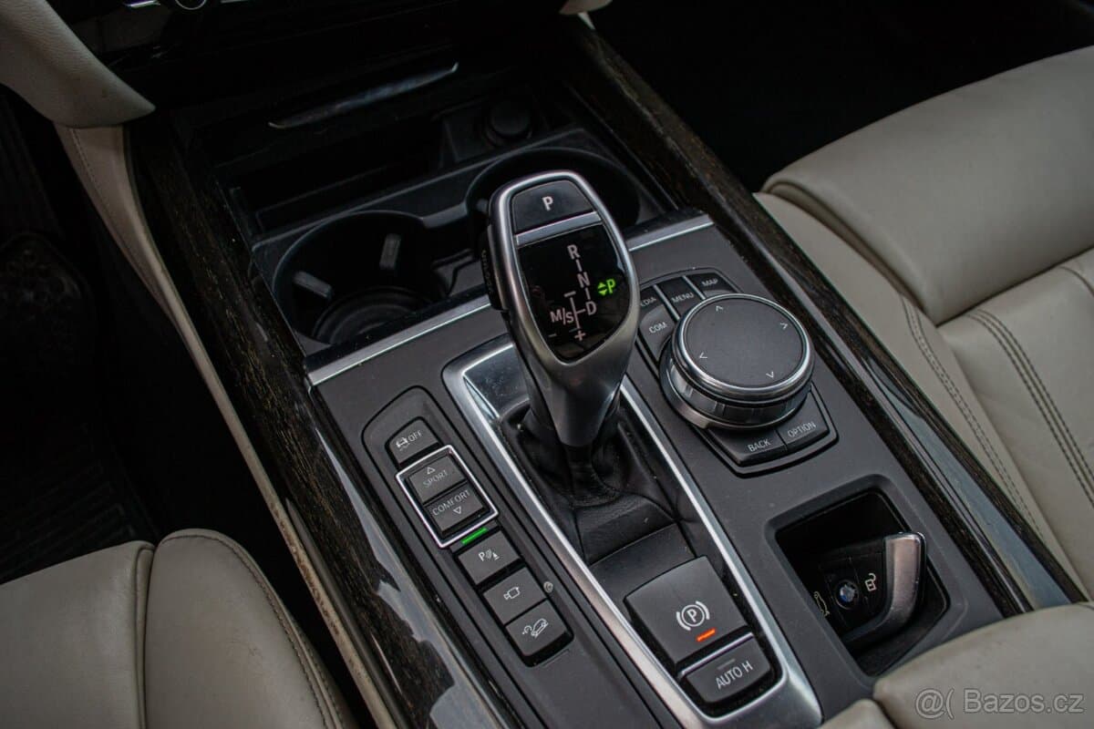 2017 BMW X5 - 14