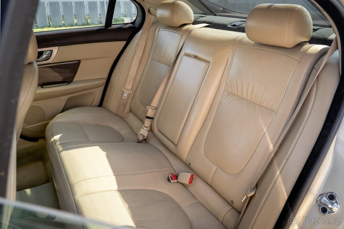 2008 Jaguar XF - 14