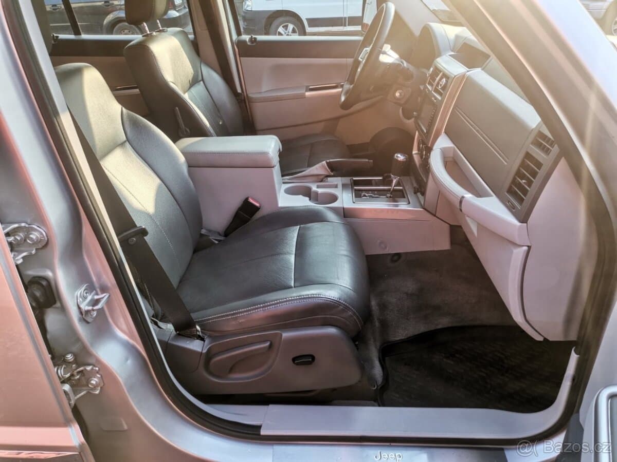 2009 Jeep CHEROKEE - 14
