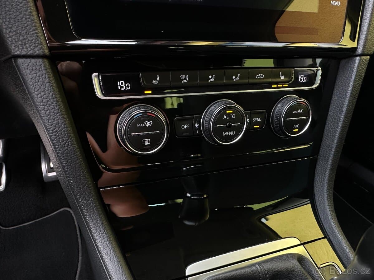2019 Volkswagen GOLF - 14
