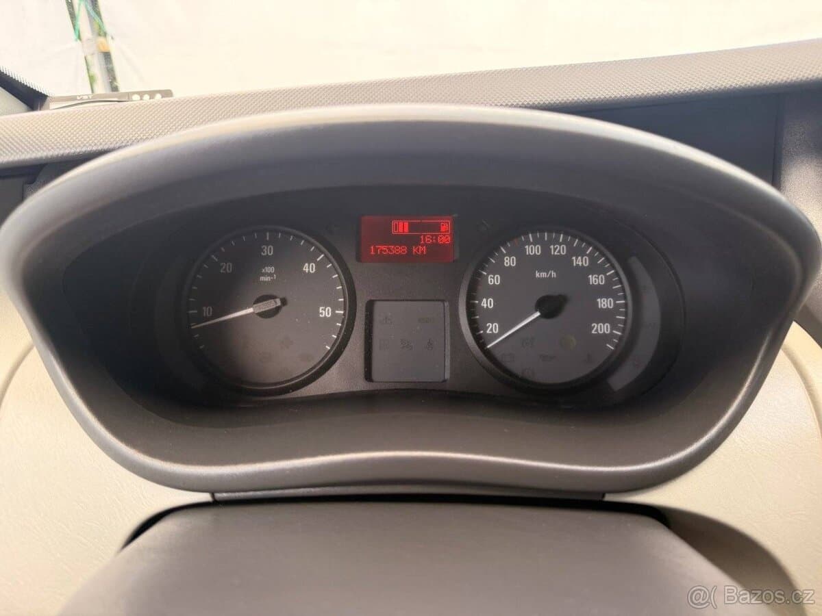 2011 Opel VIVARO - 14