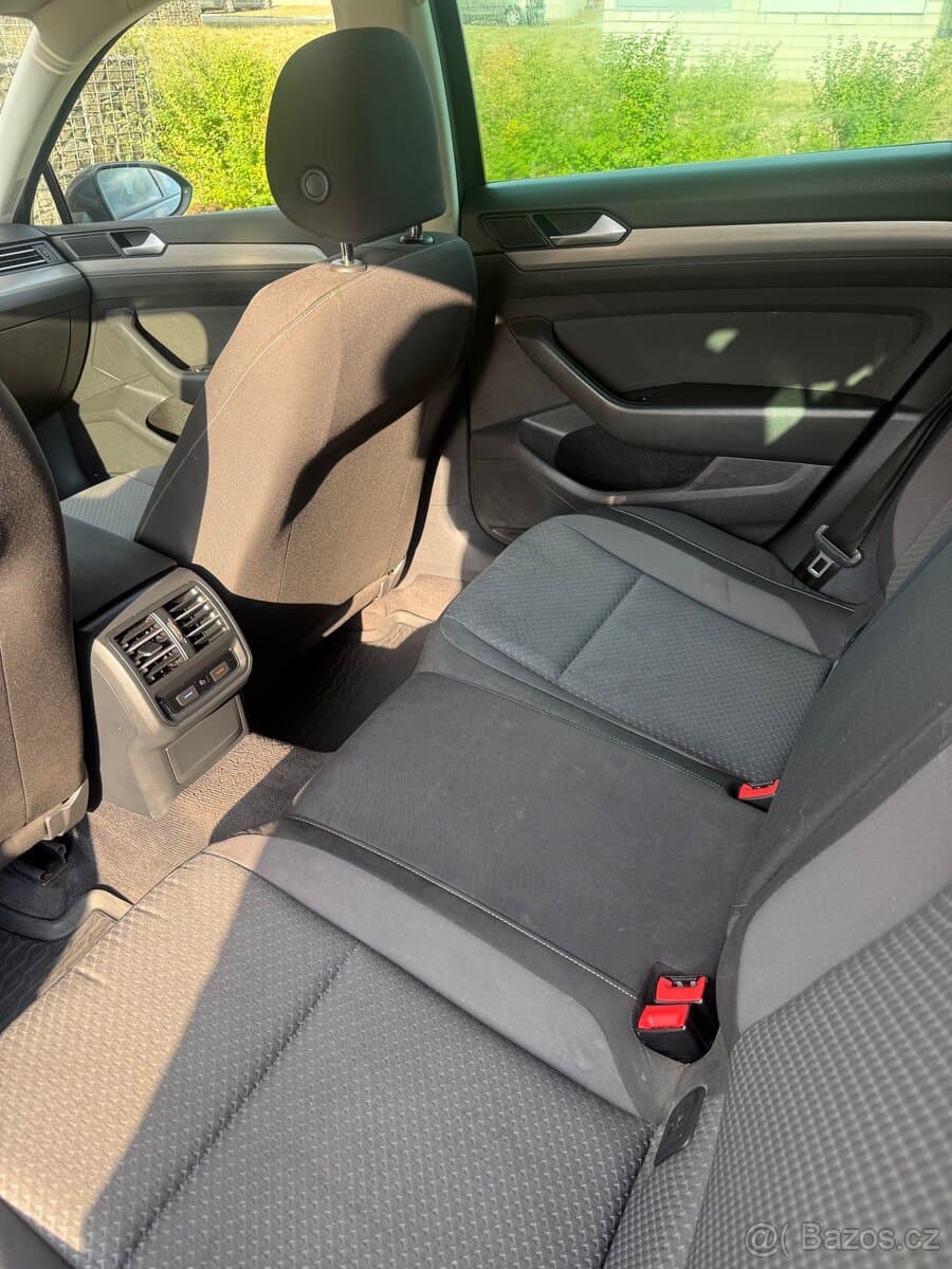 2015 Volkswagen PASSAT - 14